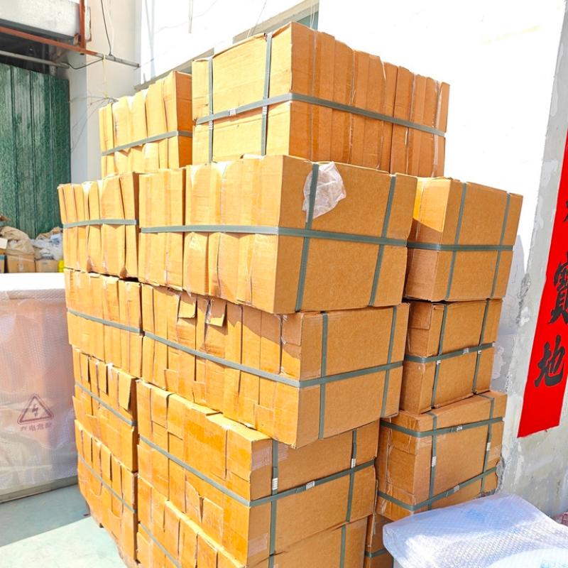 영국 신규 고객의 첫 번째 전기 계량기 상자 주문이 성공적으로 발송되었습니다.