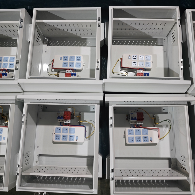 Ouyue Electric의 실외 방수 배전함 대량 생산 실제 사진: 판금 쉘부터 전체 기계 조립까지 전체 공정 디스플레이